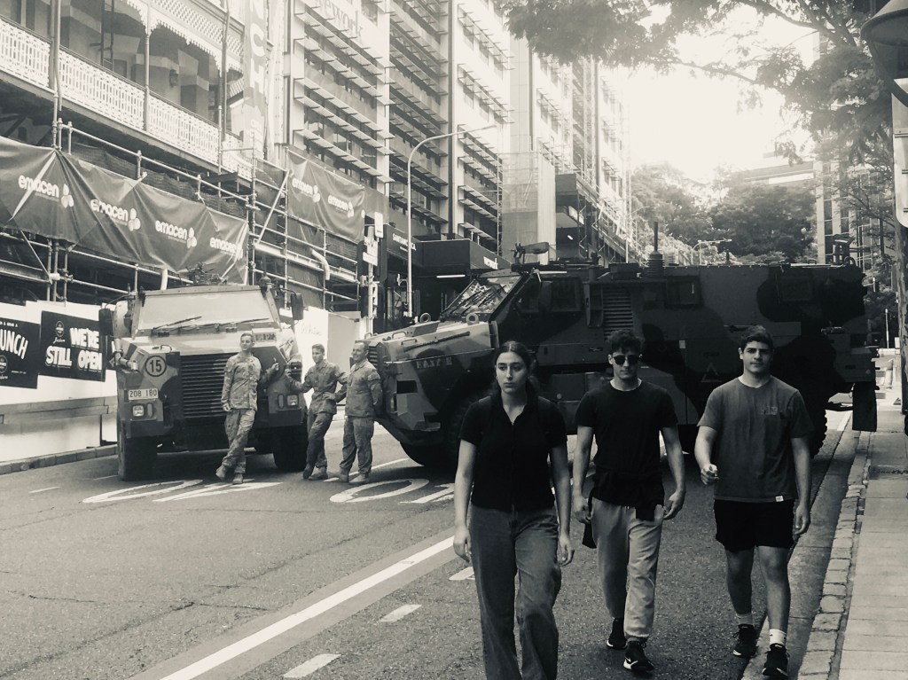 Kogemata paraadile…